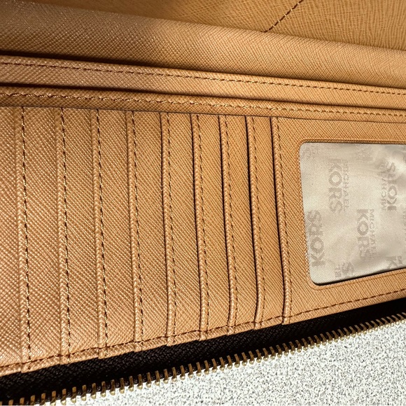 Pre Owned Michael Kors Large Logo Wallet - Picture 4 of 4